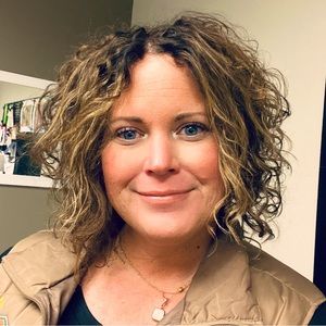 Meet your Posher, Casey